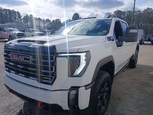 Used 2024 GMC Sierra 2500 AT4 w/ AT4 Premium Plus Package image 17