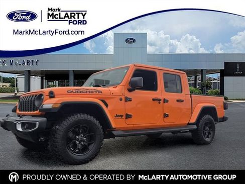 Used 2025 Jeep Gladiator Sport AWD/4WD image 1
