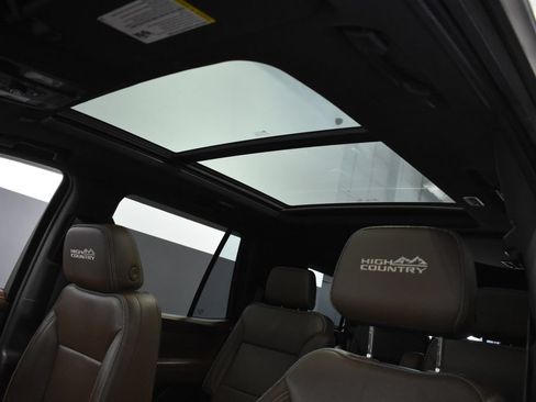 Used 2021 Chevrolet Tahoe High Country AWD/4WD image 18