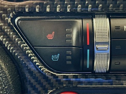 Used 2017 Ford Mustang GT Premium image 24