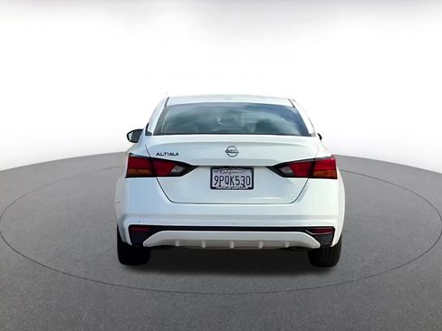 Used 2025 Nissan Altima 2.5 SV image 12