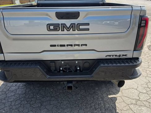 Used 2025 GMC Sierra 2500 AT4X AWD/4WD image 4