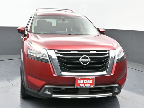 Used 2022 Nissan Pathfinder SL w/ SL Premium Package image 3