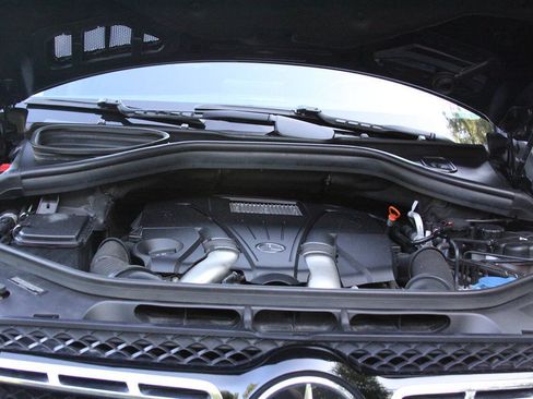 Used 2018 Mercedes-Benz GLS 550 4MATIC w/ Driver Assistance Package image 17