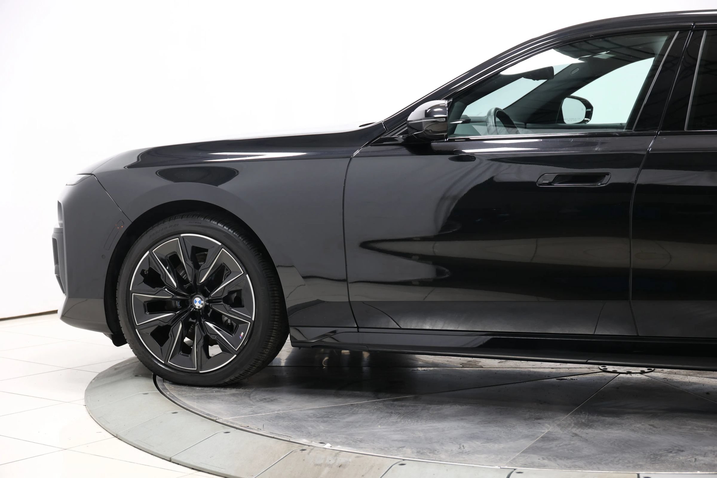 Used 2025 BMW 740i RWD image 7