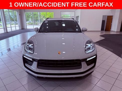 Used 2022 Porsche Macan AWD/4WD image 2
