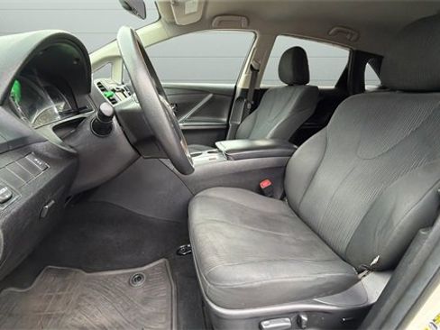 Used 2014 Toyota Venza LE image 9