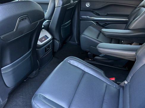 New 2026 Lincoln Navigator L Reserve w/ Jet Appearance Package AWD/4WD image 11