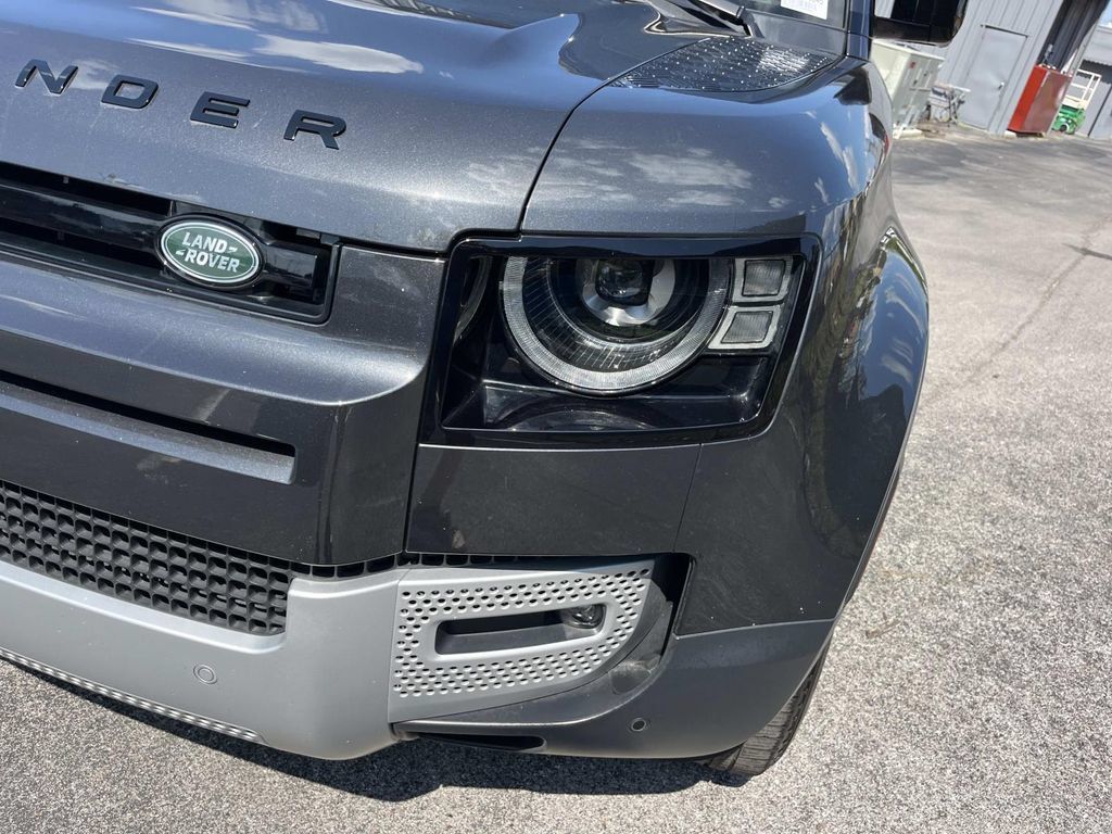 Used 2025 Land Rover Defender 110 S AWD/4WD image 11