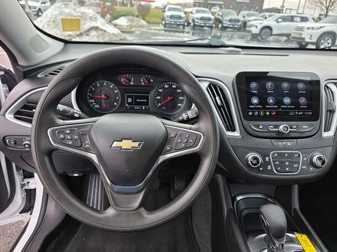 Used 2025 Chevrolet Malibu LT FWD image 15