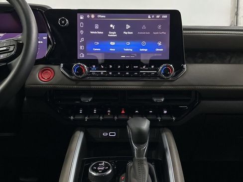 Used 2024 Chevrolet Colorado ZR2 w/ ZR2 Convenience Package III image 24