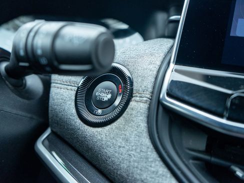 Used 2023 Jeep Compass Latitude image 21