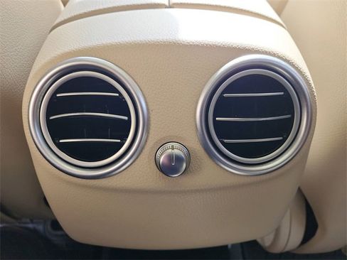 Used 2019 Mercedes-Benz GLC 300 GLC 300 image 21