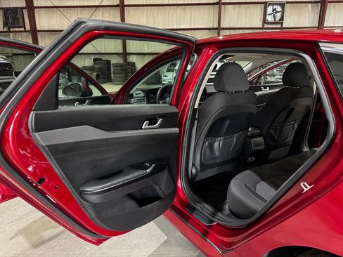 Used 2022 Kia K5 LXS image 16