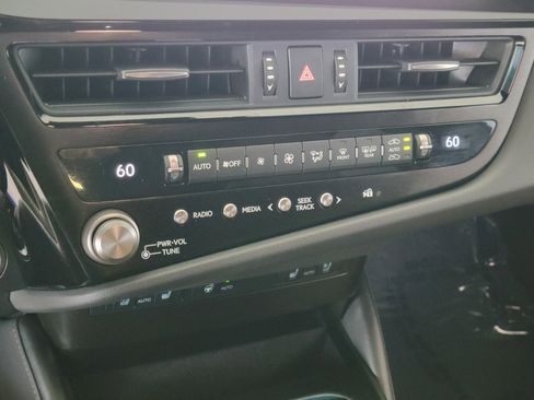 Certified 2025 Lexus ES 300h w/ Premium Package FWD image 25
