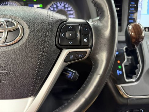 Used 2019 Toyota Sienna Limited Premium AWD/4WD image 33