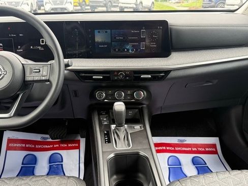 New 2025 Nissan Kicks SV image 22