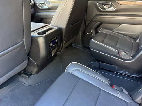 Used 2024 Chevrolet Suburban Premier AWD/4WD image 15