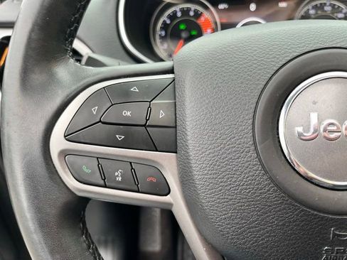 Used 2019 Jeep Cherokee Limited AWD/4WD image 27