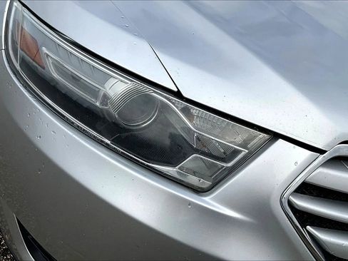 Used 2013 Ford Taurus Limited FWD image 29