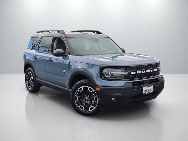 Used 2026 Ford Bronco Sport Outer Banks AWD/4WD image 1