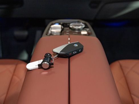 New 2026 BMW iX xDrive45 image 40