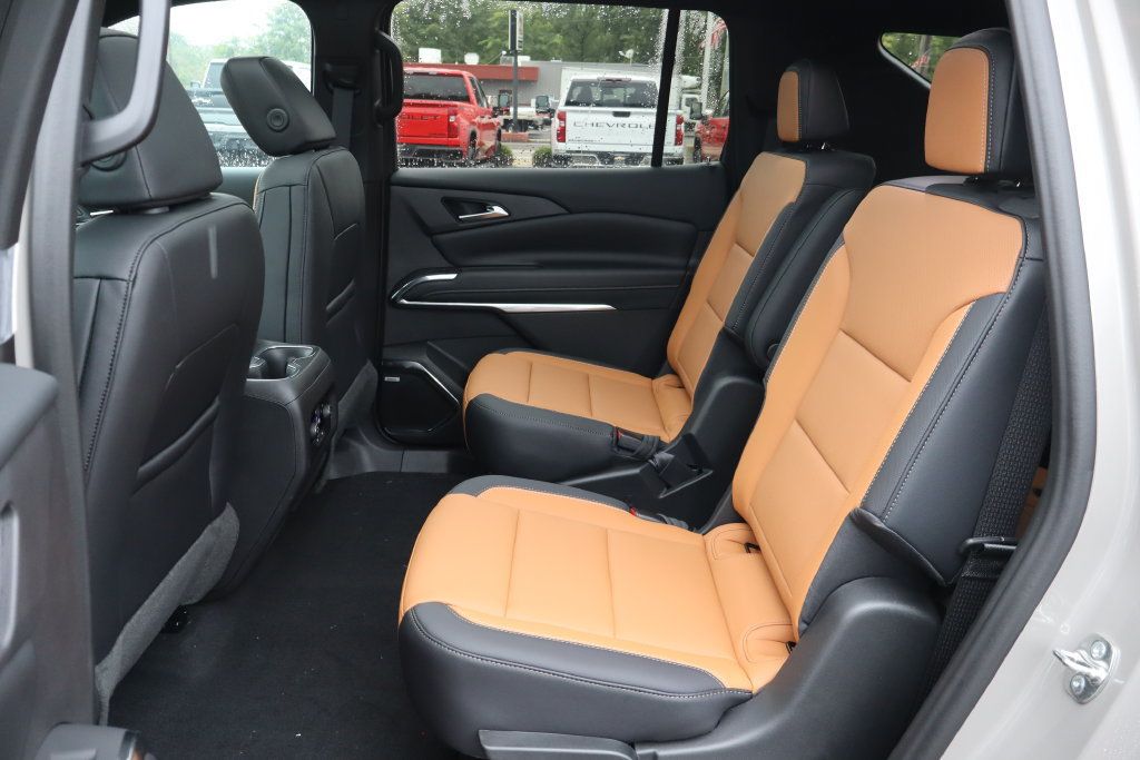 New 2027 Chevrolet Traverse Z71 w/ Enhanced Driving Package AWD/4WD image 27