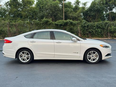 Used 2018 Ford Fusion SE w/ Equipment Group 602A FWD image 8