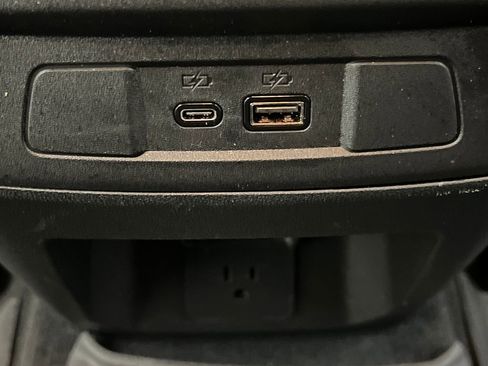 Used 2024 GMC Canyon AT4X image 20