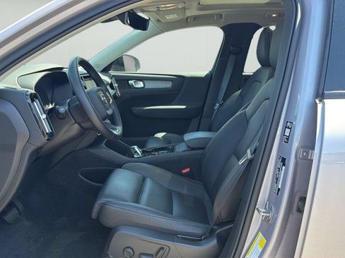 Used 2026 Volvo XC40 B5 Plus AWD/4WD image 9