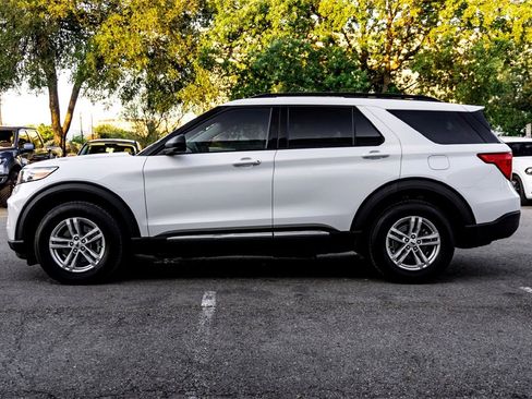 Used 2023 Ford Explorer XLT w/ Equipment Group 202A image 8