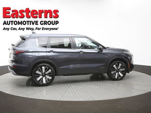 Used 2025 Mitsubishi Outlander SE FWD image 44