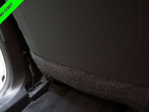 Used 2023 Nissan Rogue S image 38