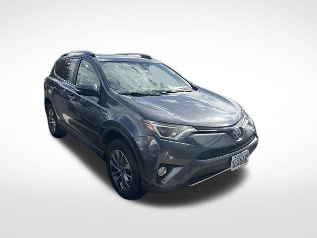 Used 2018 Toyota RAV4 XLE AWD/4WD image 6