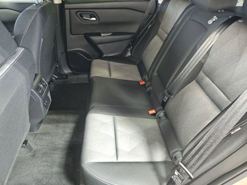 Used 2025 Nissan Rogue SV image 25