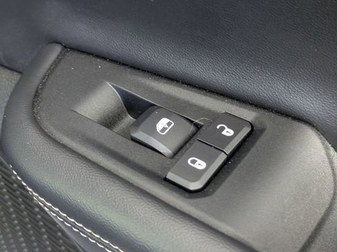 Used 2024 Jeep Grand Cherokee L Altitude RWD image 32