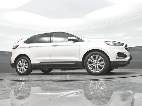 Used 2019 Ford Edge Titanium w/ Cold Weather Package AWD/4WD image 34