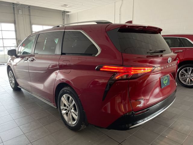 Used 2024 Toyota Sienna Limited AWD/4WD image 3