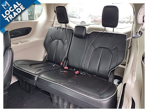 Used 2022 Chrysler Pacifica Limited image 30