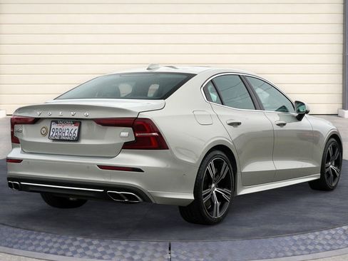 Used 2022 Volvo S60 T8 Inscription image 8