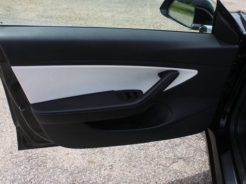 Used 2019 Tesla Model 3 Standard Range Plus RWD image 22