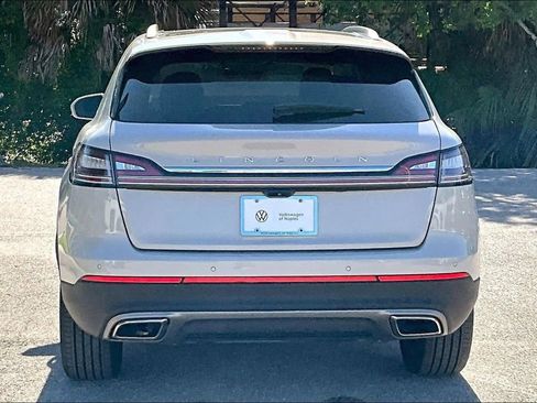 Used 2022 Lincoln Nautilus Reserve AWD/4WD image 6