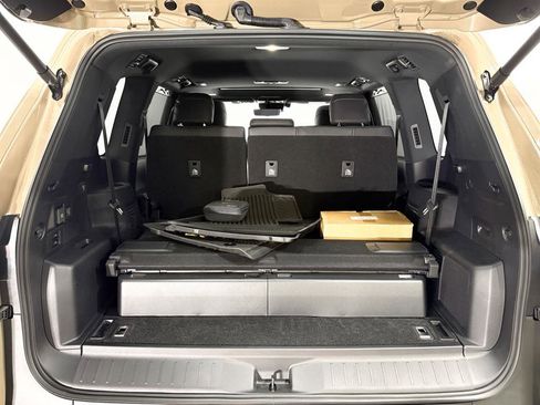 New 2025 Lexus LX 700h Overtrail image 12