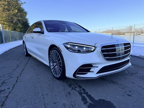 Used 2022 Mercedes-Benz S 580 4MATIC Sedan image 4