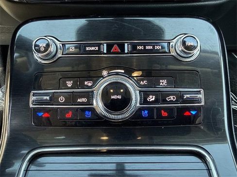 Used 2022 Lincoln Nautilus Reserve w/ Equipment Group 201A image 23
