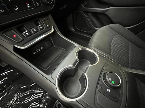 Used 2019 GMC Terrain SLE FWD image 22