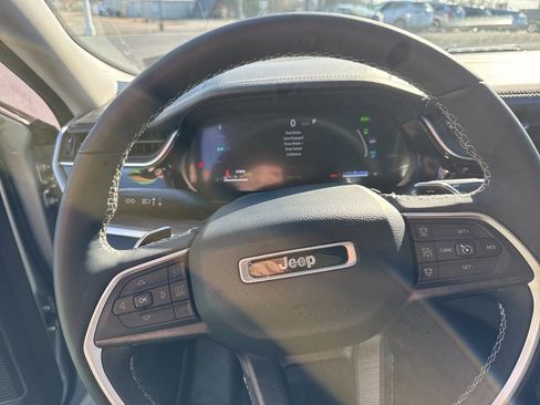 Used 2022 Jeep Grand Cherokee Limited 4xe image 14