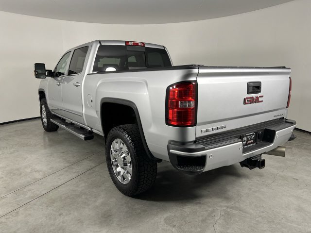 Used 2018 GMC Sierra 2500 Denali w/ Duramax Plus Package AWD/4WD image 6