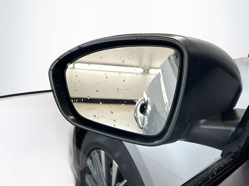 Used 2024 Nissan Altima 2.5 SV image 16