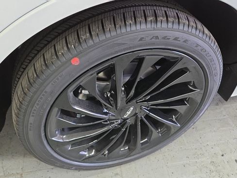 New 2026 Lincoln Aviator Reserve image 23